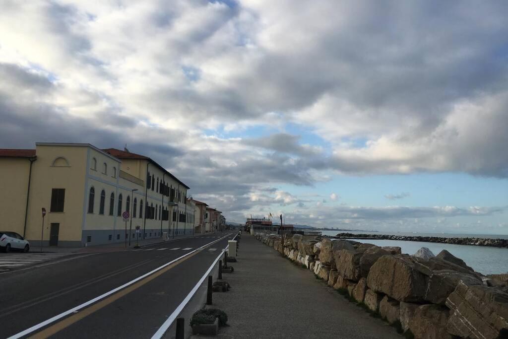 Bilocale Sul Mare Appartement Marina Di Pisa Buitenkant foto